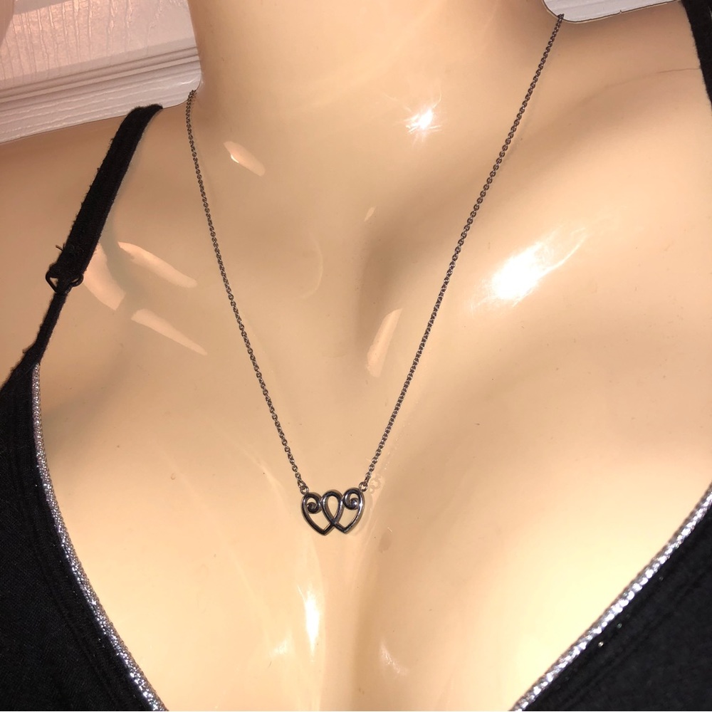 🔥5/$50 Fleur de Lis Hearts Pendant Necklace Silver Tone Royalcore Fairycore